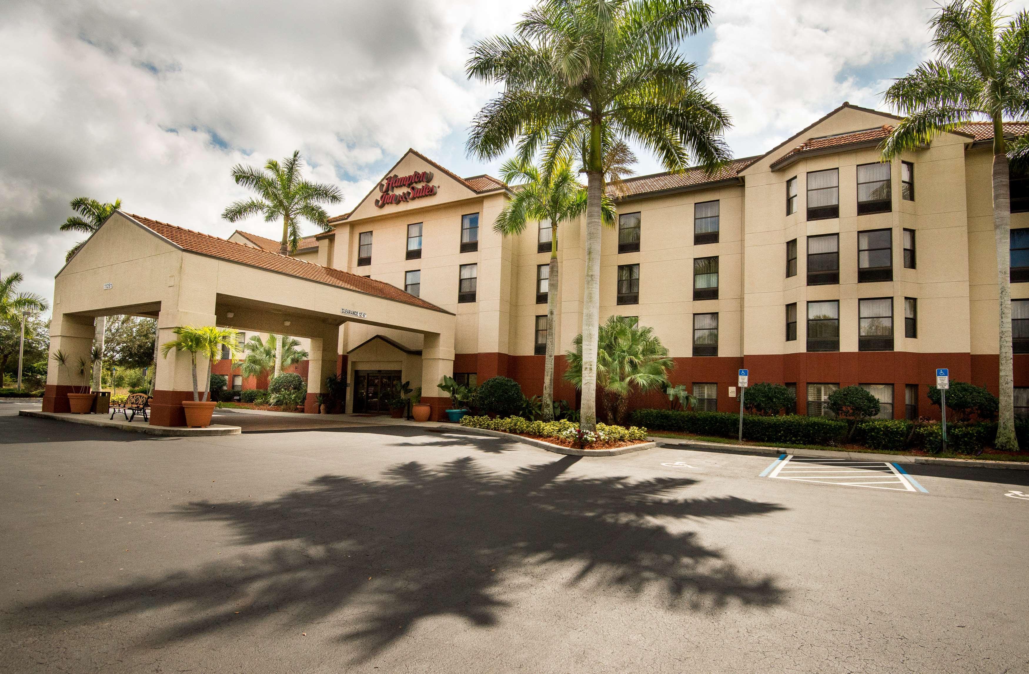 Hampton Inn & Suites Fort Myers Beach/Sanibel Gateway Exterior foto