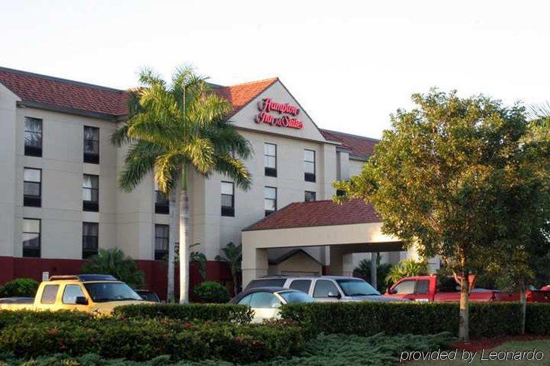 Hampton Inn & Suites Fort Myers Beach/Sanibel Gateway Exterior foto